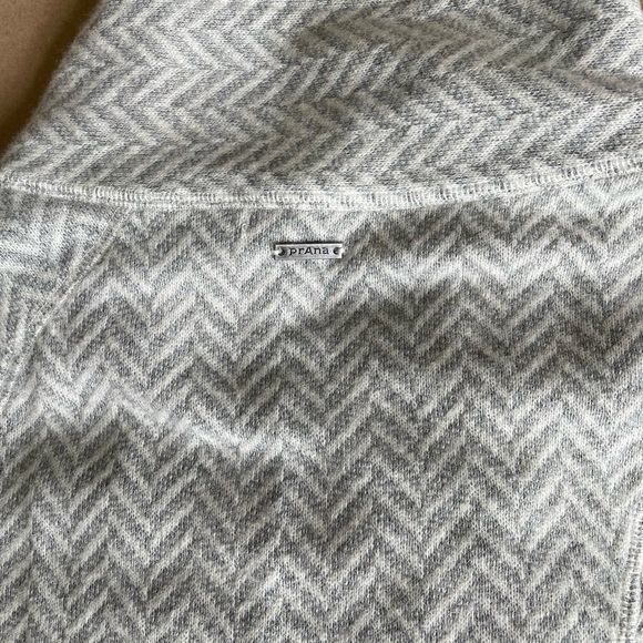 Prana sweater Small - Picture 7 of 7